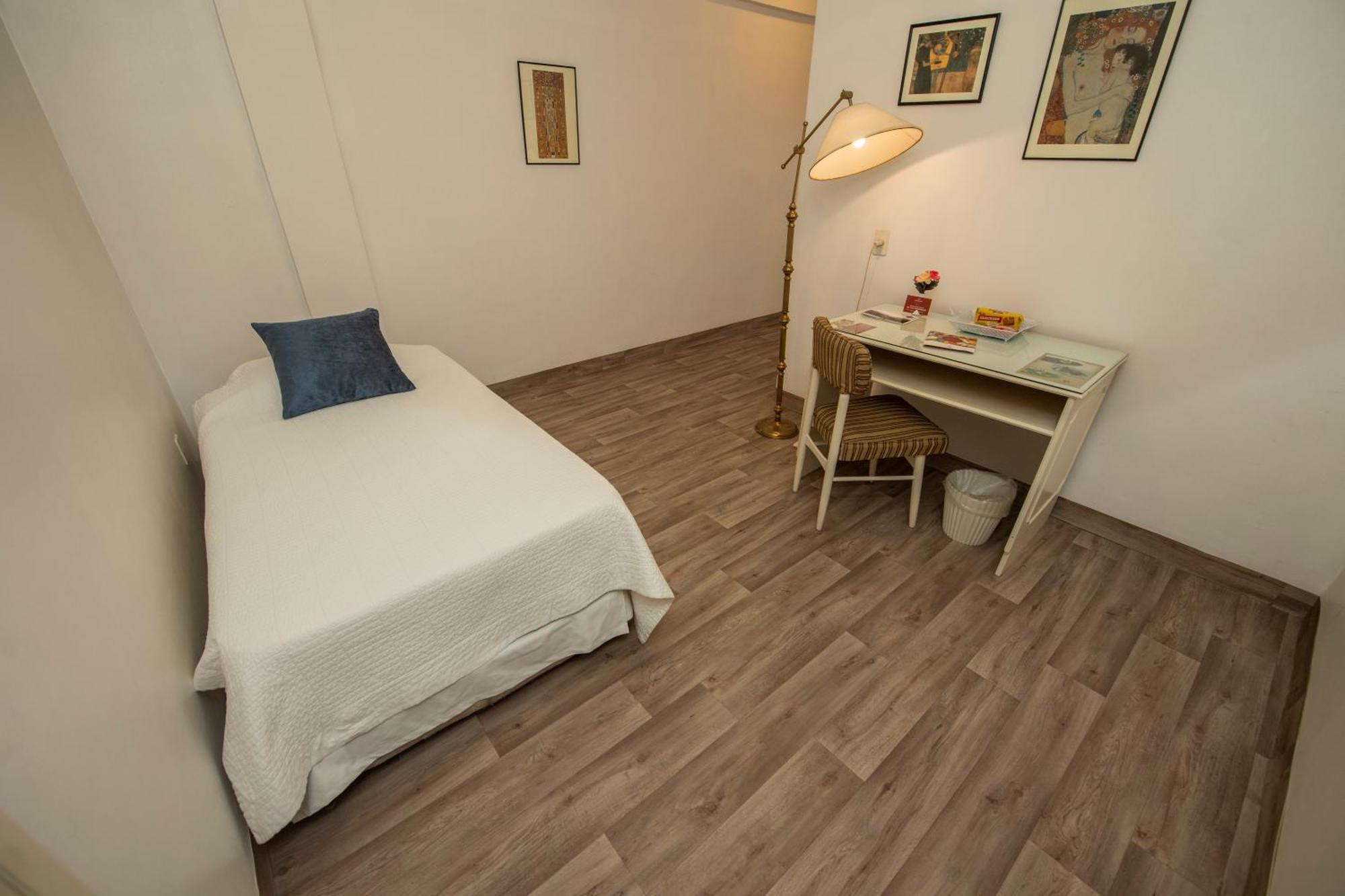 Hotel Cecilia Asuncion Szoba fotó